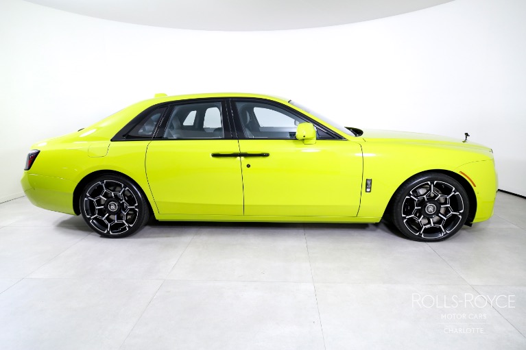 Used-2025-Rolls-Royce-Black-Badge-Ghost