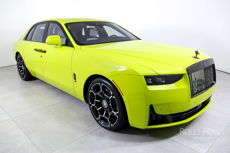 Used-2025-Rolls-Royce-Black-Badge-Ghost
