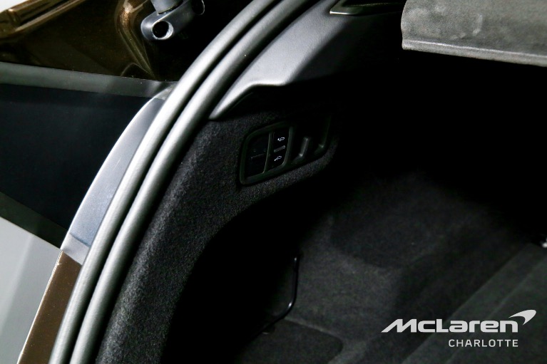 Used-2019-LAMBORGHINI-URUS