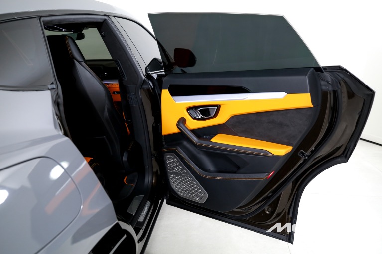 Used-2019-LAMBORGHINI-URUS