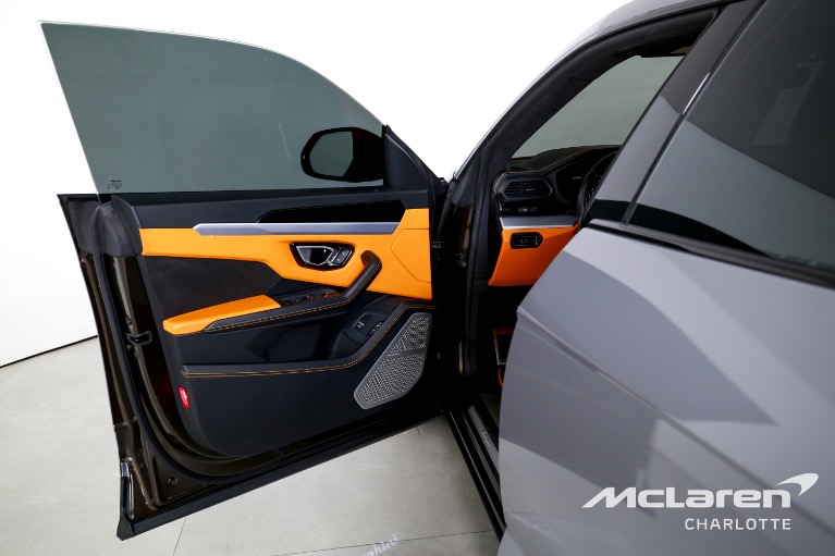 Used-2019-LAMBORGHINI-URUS