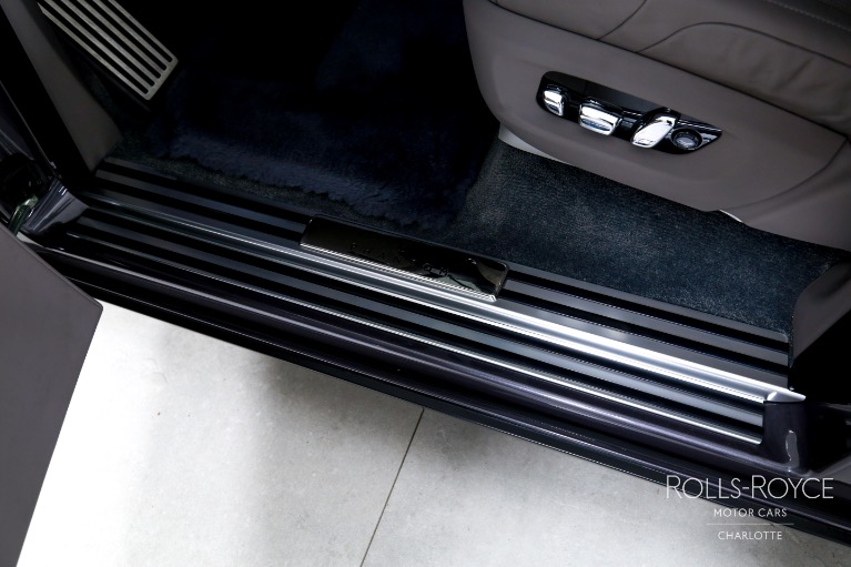 Used-2025-Rolls-Royce-Phantom