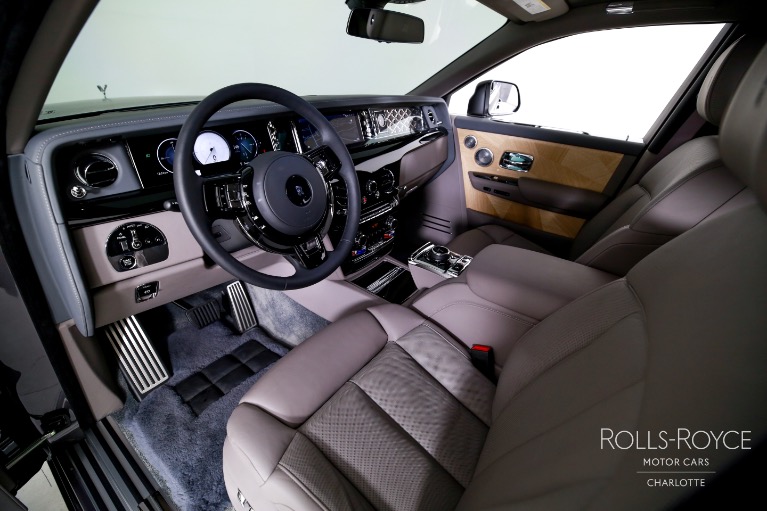 Used-2025-Rolls-Royce-Phantom