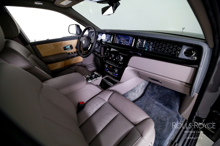 Used-2025-Rolls-Royce-Phantom