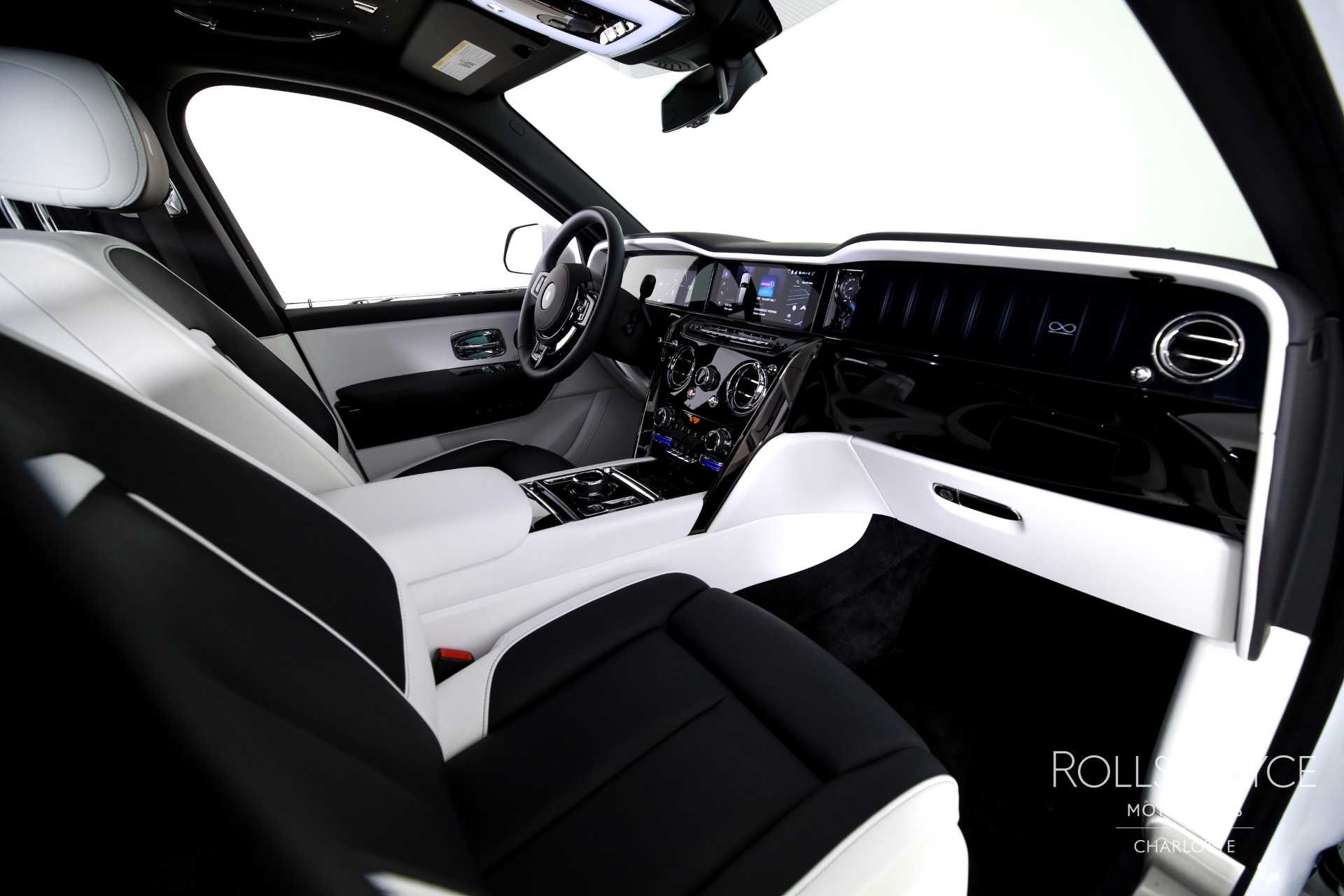 Used 2025 Rolls-Royce Black Badge Cullinan  | Charlotte, NC