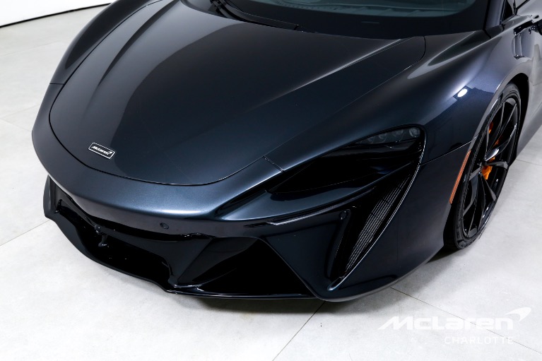 Used-2023-McLaren-Artura