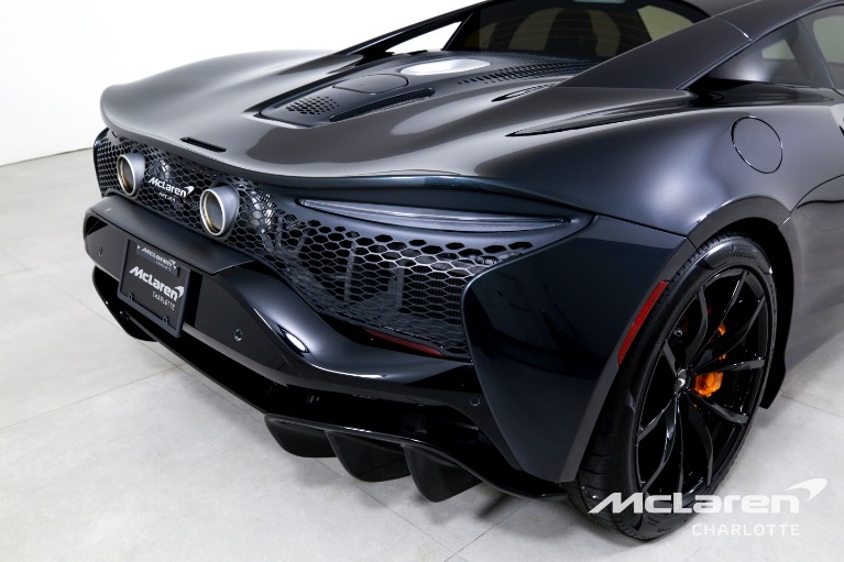 Used-2023-McLaren-Artura