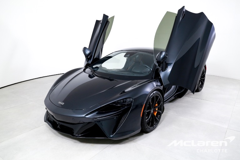 Used-2023-McLaren-Artura