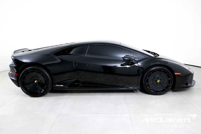 Used-2021-Lamborghini-Huracan-EVO