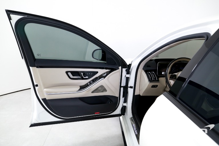 Used-2022-Mercedes-Benz-S-Class-S-500-4MATIC