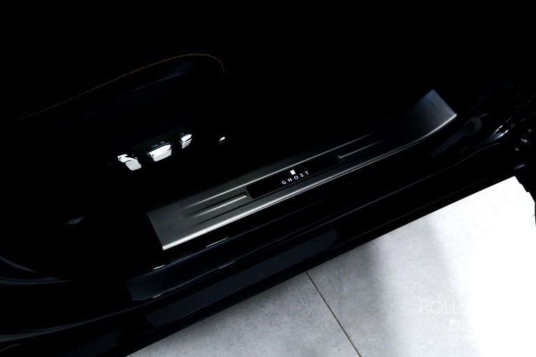 Used-2021-Rolls-Royce-Ghost