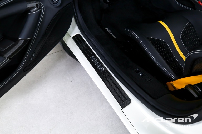 Used-2022-Ferrari-F8-Spider