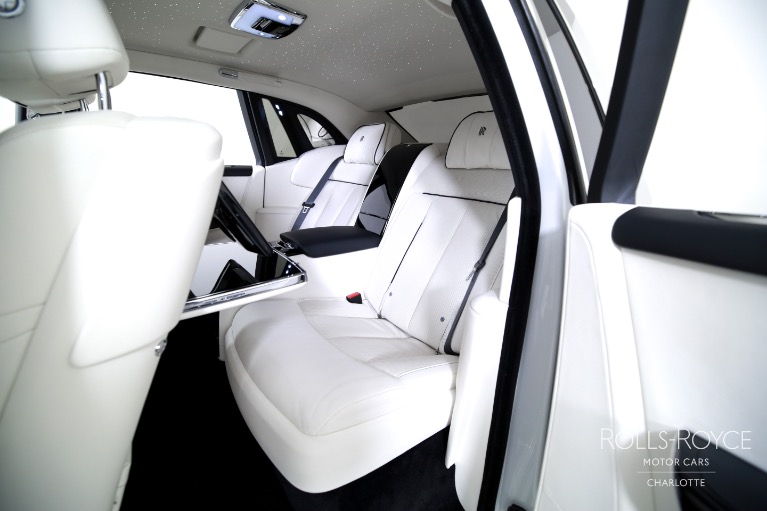 Used-2024-Rolls-Royce-Phantom