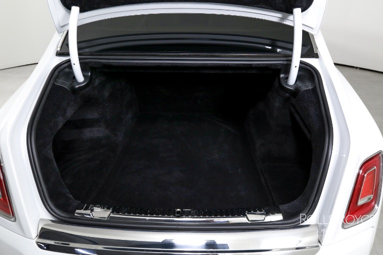 Used-2024-Rolls-Royce-Phantom