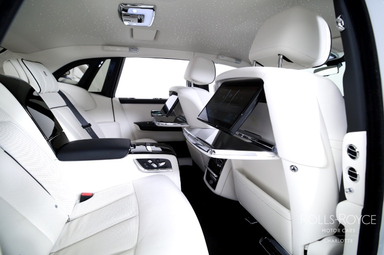 Used-2024-Rolls-Royce-Phantom