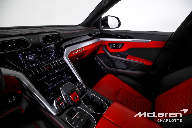 Used-2022-Lamborghini-Urus