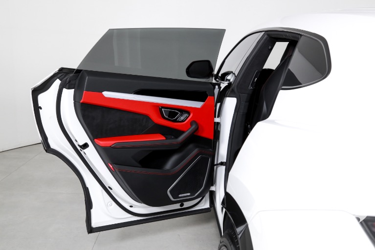 Used-2022-Lamborghini-Urus