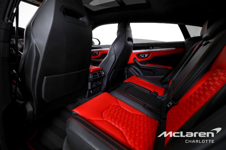 Used-2022-Lamborghini-Urus