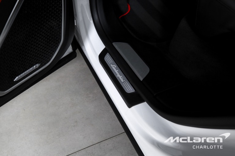 Used-2022-Lamborghini-Urus