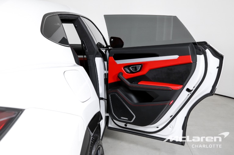 Used-2022-Lamborghini-Urus