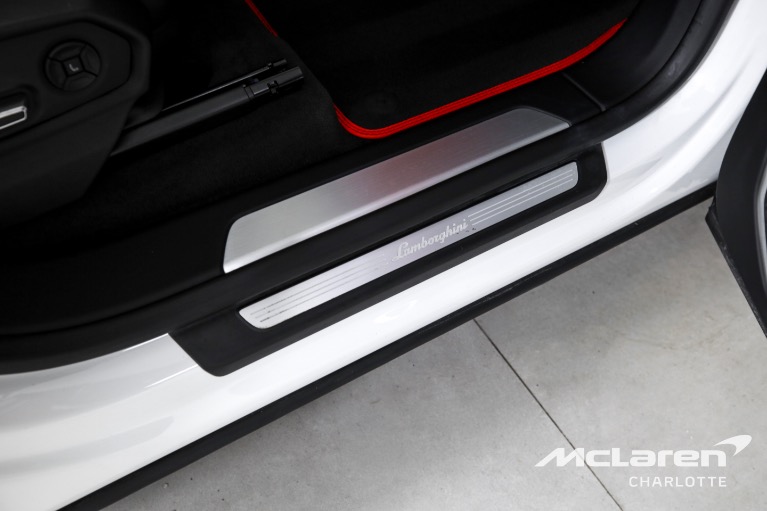 Used-2022-Lamborghini-Urus