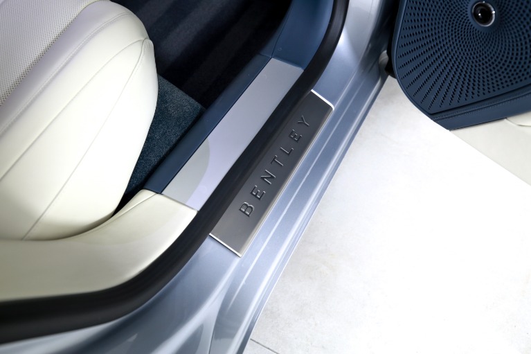 Used-2023-Bentley-Flying-Spur-Hybrid