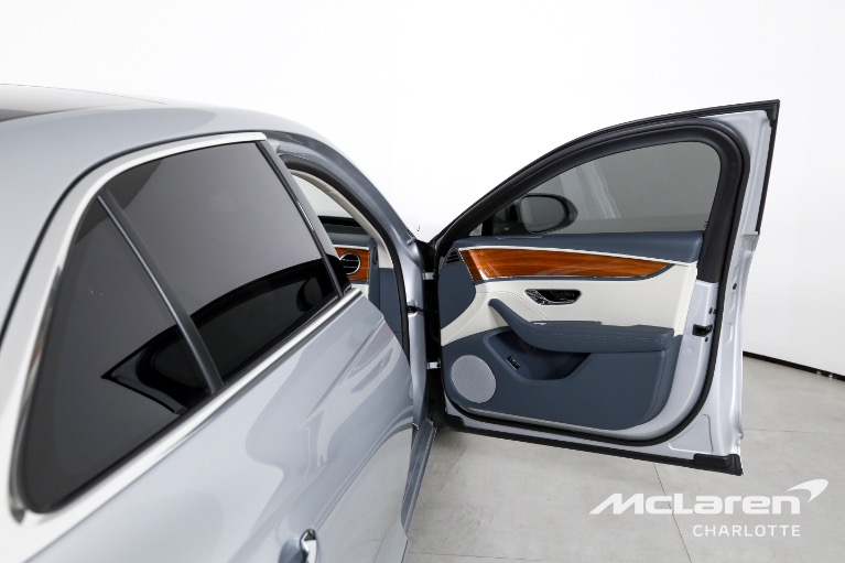 Used-2023-Bentley-Flying-Spur