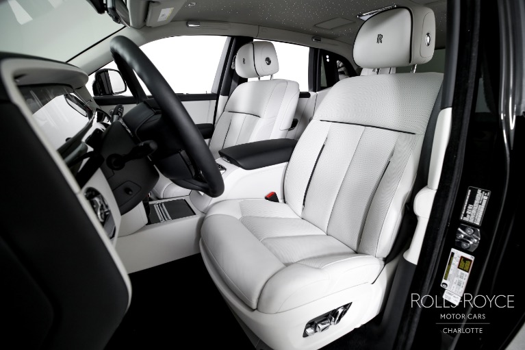 Used-2025-Rolls-Royce-Phantom