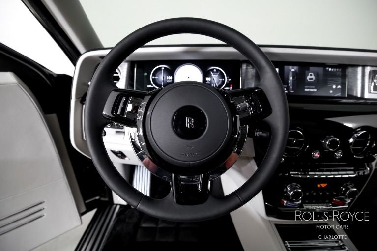 Used-2025-Rolls-Royce-Phantom