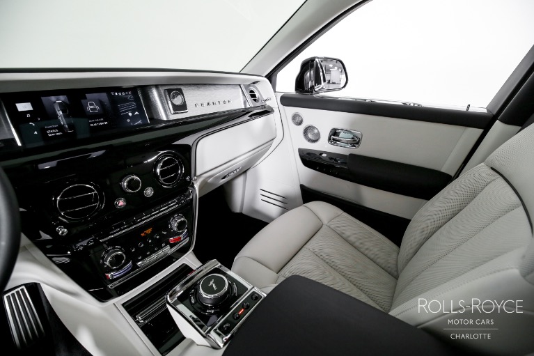 Used-2025-Rolls-Royce-Phantom