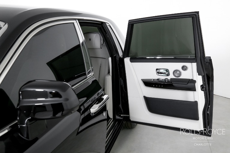 Used-2025-Rolls-Royce-Phantom