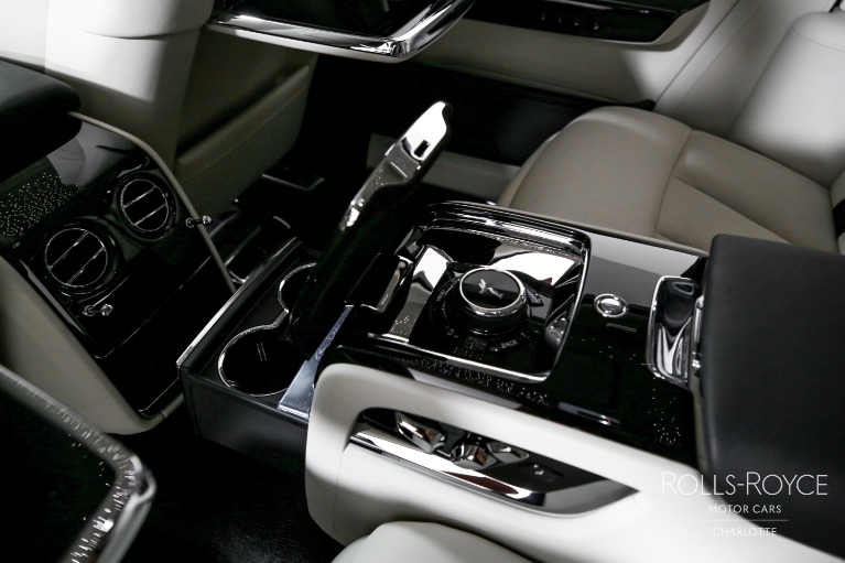 Used-2025-Rolls-Royce-Phantom