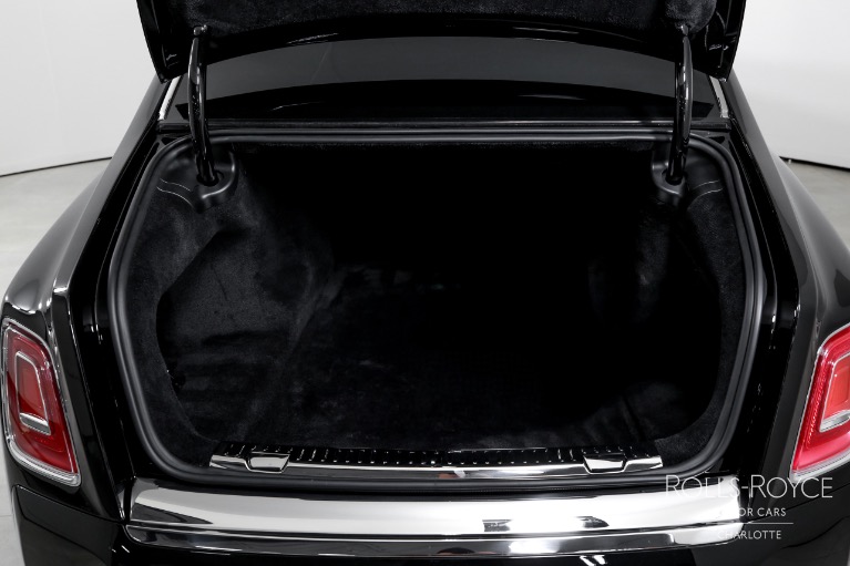 Used-2025-Rolls-Royce-Phantom