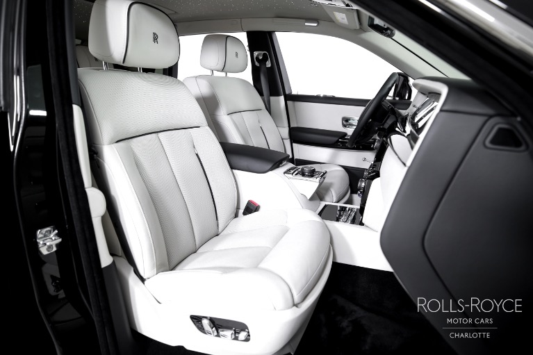 Used-2025-Rolls-Royce-Phantom