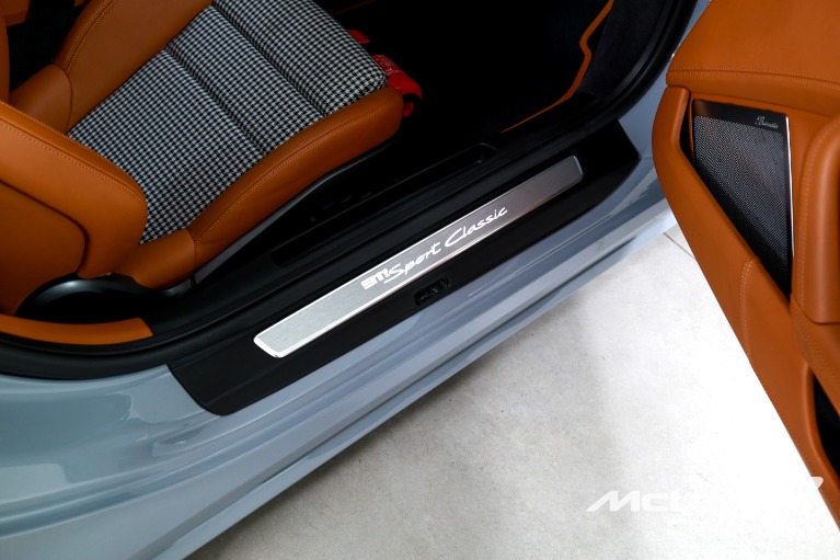 Used-2023-Porsche-911-Sport-Classic