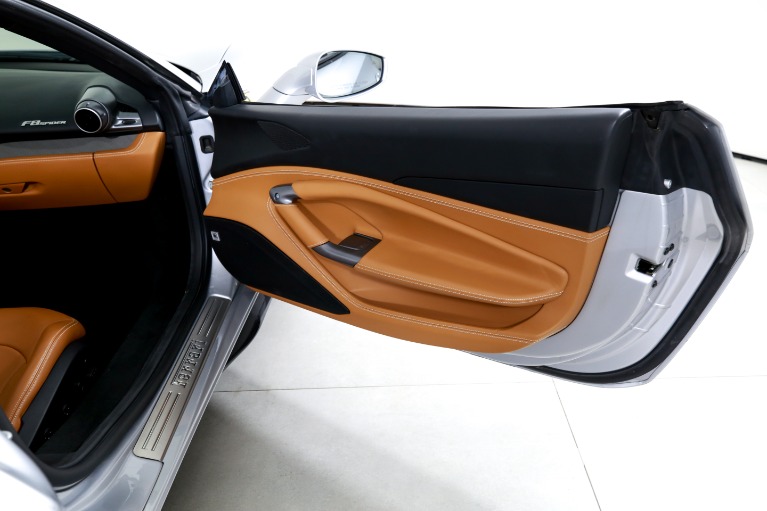 Used-2021-Ferrari-F8-Spider