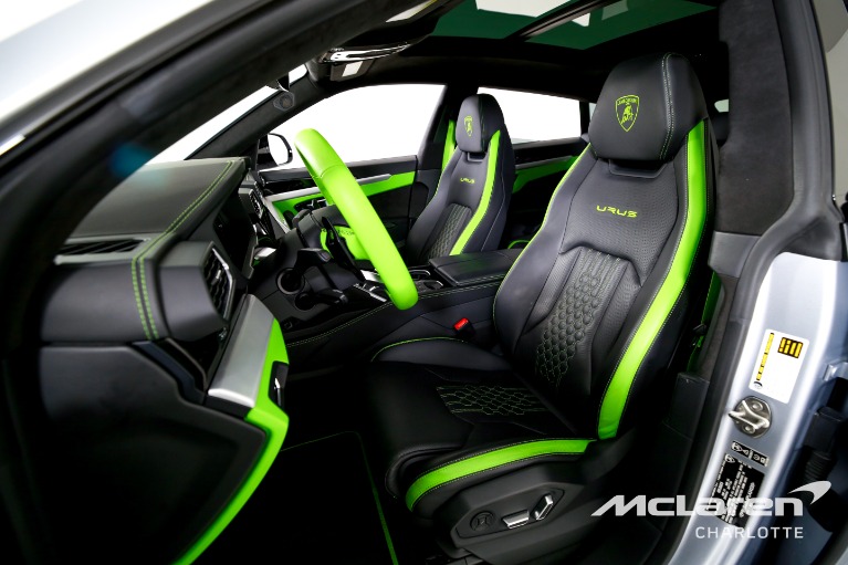 Used-2023-Lamborghini-Urus-S