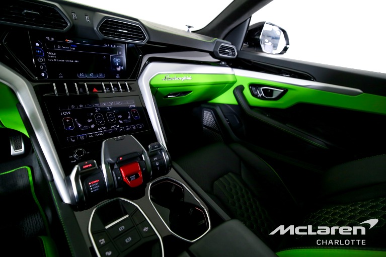 Used-2023-Lamborghini-Urus-S