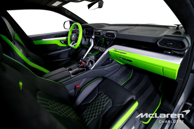 Used-2023-Lamborghini-Urus-S