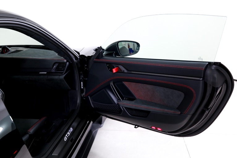 Used-2025-Porsche-911-GT3-RS