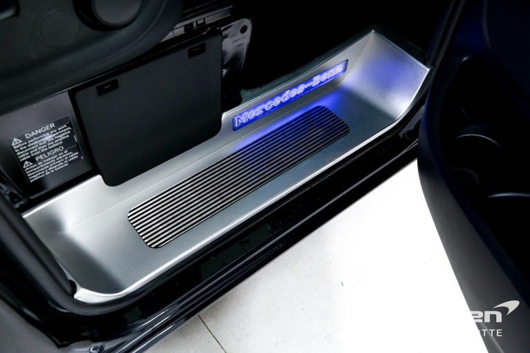 Used-2023-Mercedes-Benz-Metris-Passenger