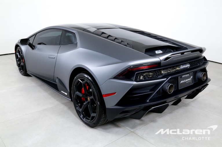 Used-2023-Lamborghini-Huracan-EVO