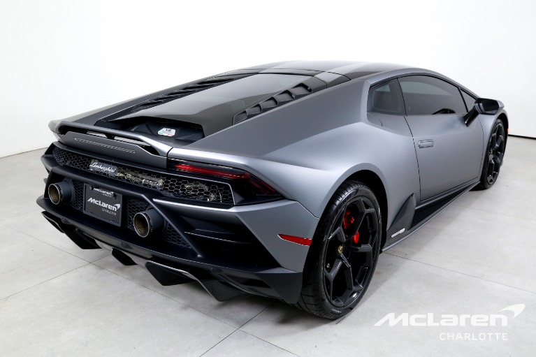 Used-2023-Lamborghini-Huracan-EVO