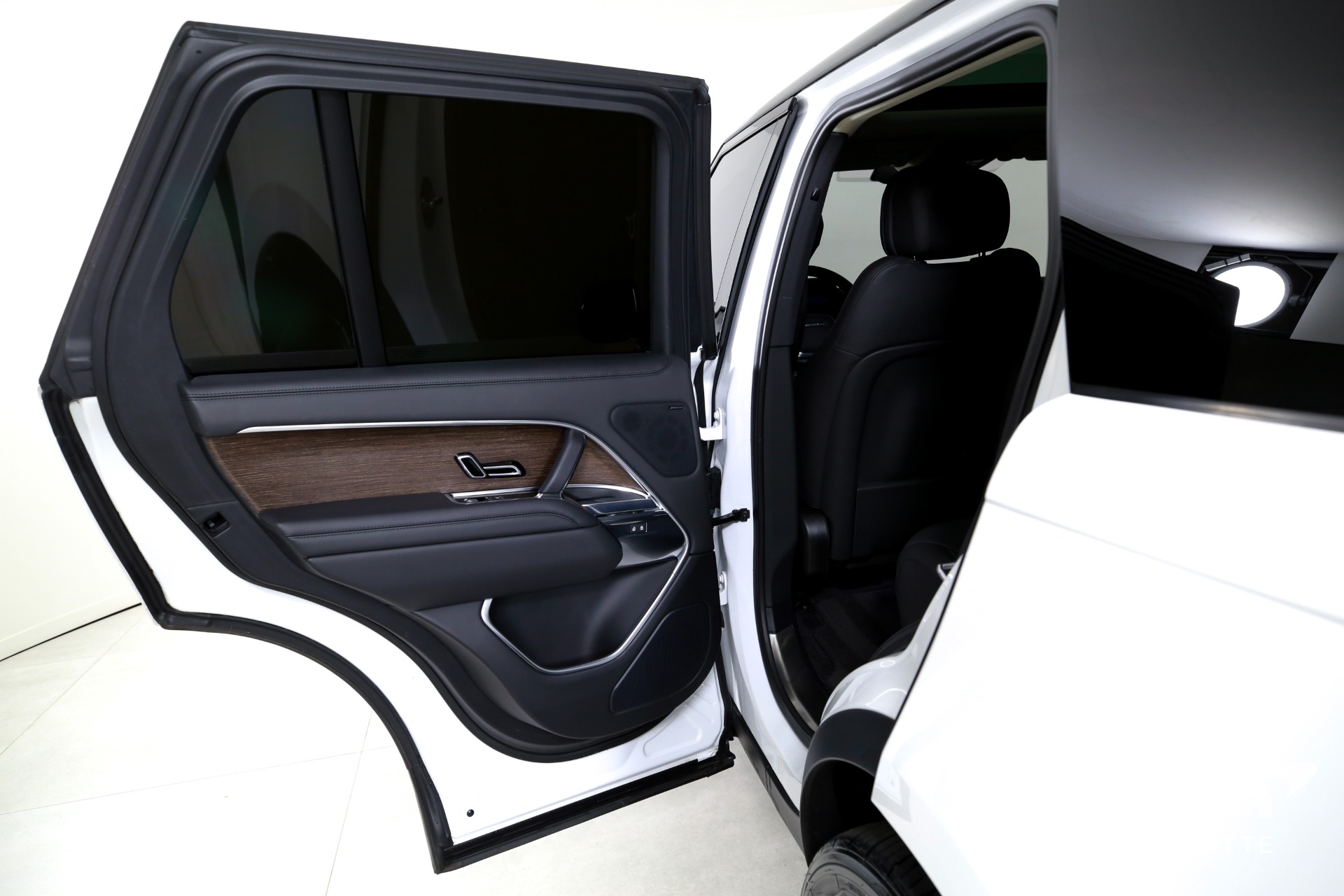 Used 2023 Land Rover Range Rover P400 SE | Charlotte, NC