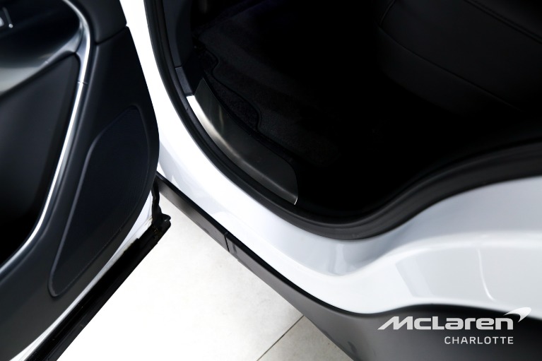 Used-2023-Land-Rover-Range-Rover-P400-SE