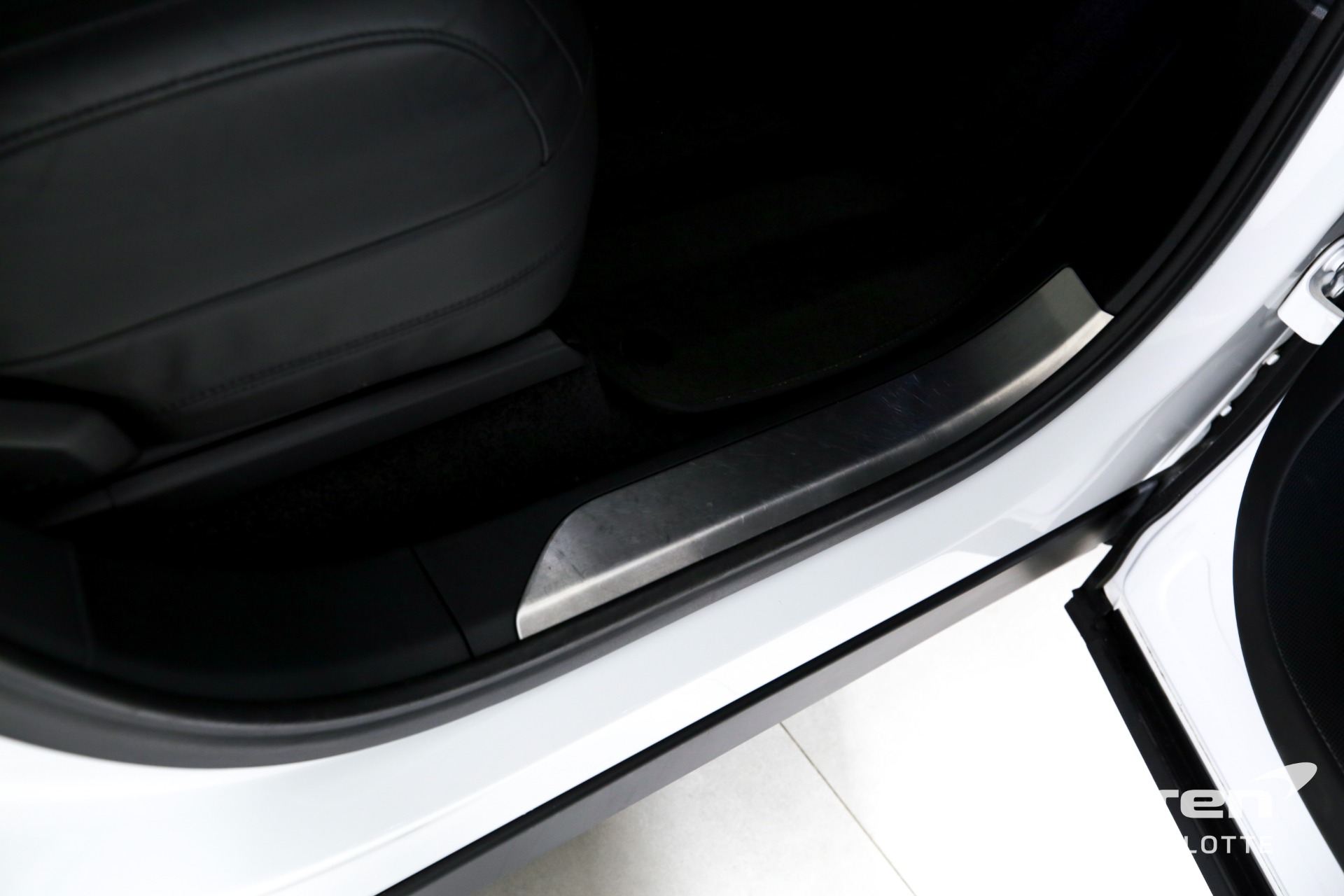 Used 2023 Land Rover Range Rover P400 SE | Charlotte, NC