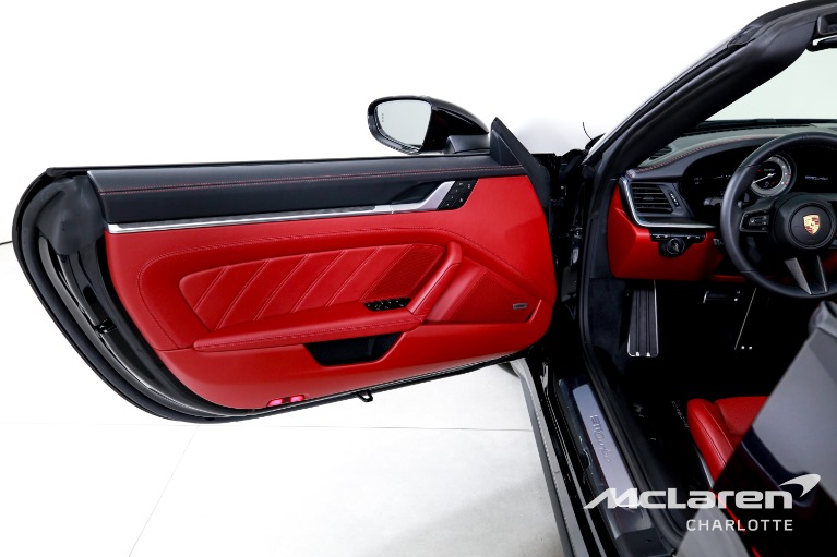 Used-2024-Porsche-911-Turbo