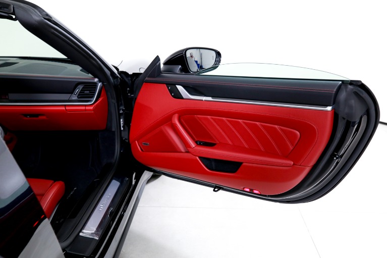 Used-2024-Porsche-911-Turbo