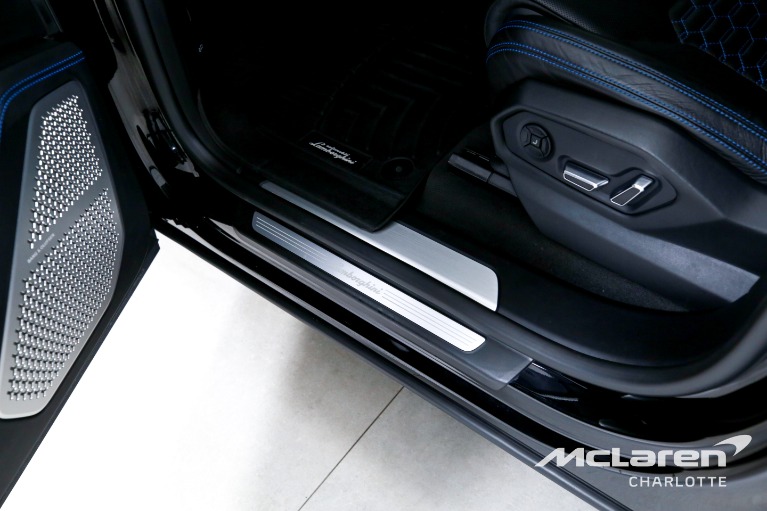 Used-2021-Lamborghini-Urus