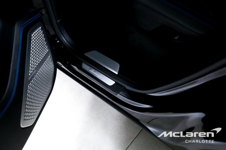 Used-2021-Lamborghini-Urus